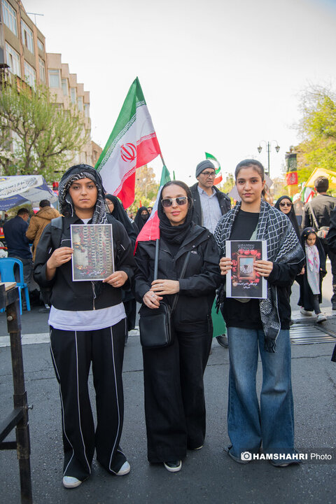 مراسم سوگواری در چهلمین روز شهادت رهبر شهید انقلاب اسلامی ایران