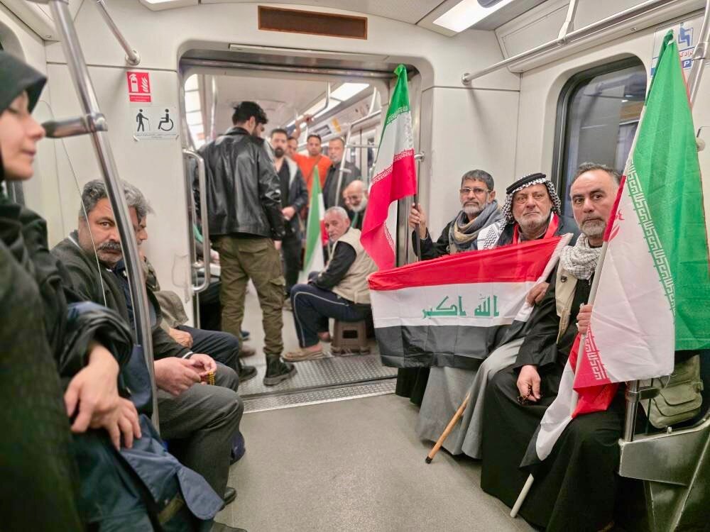 مسافران عراقی در مترو