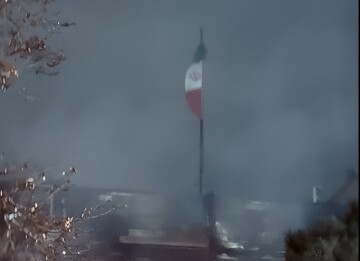 پرچمی به ‌دست باد