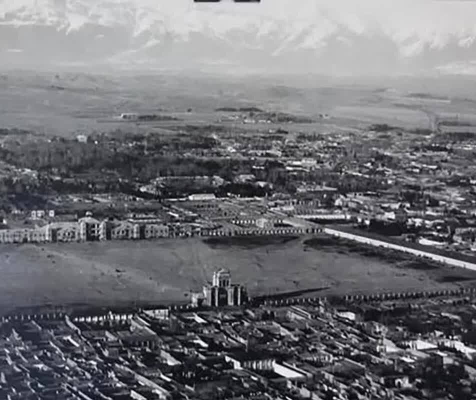 نخستین پرواز تهران