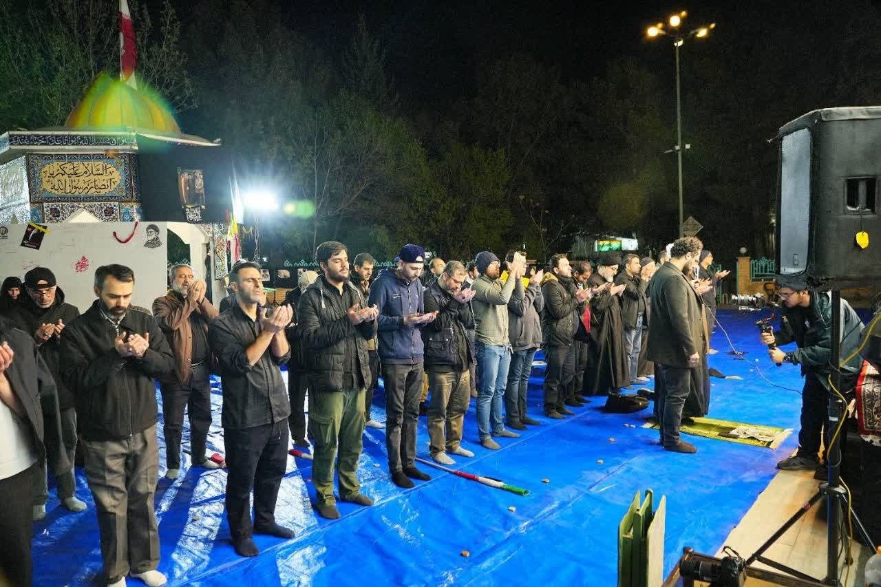 مراسم چهلمین روز شهادت رهبر شهید انقلاب در شهرک اکباتان تهران | تصاویر