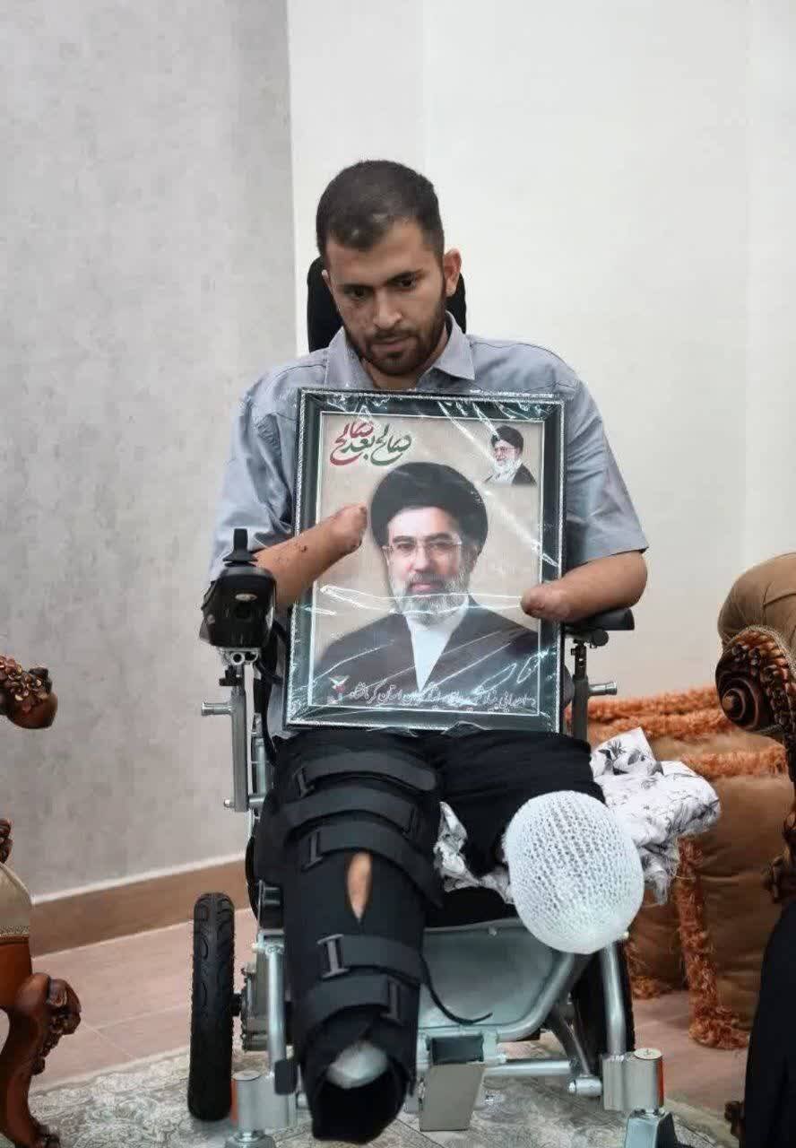 تصاویر جدید از رزمنده ای که پای لانچر دو دستش را از دست داد