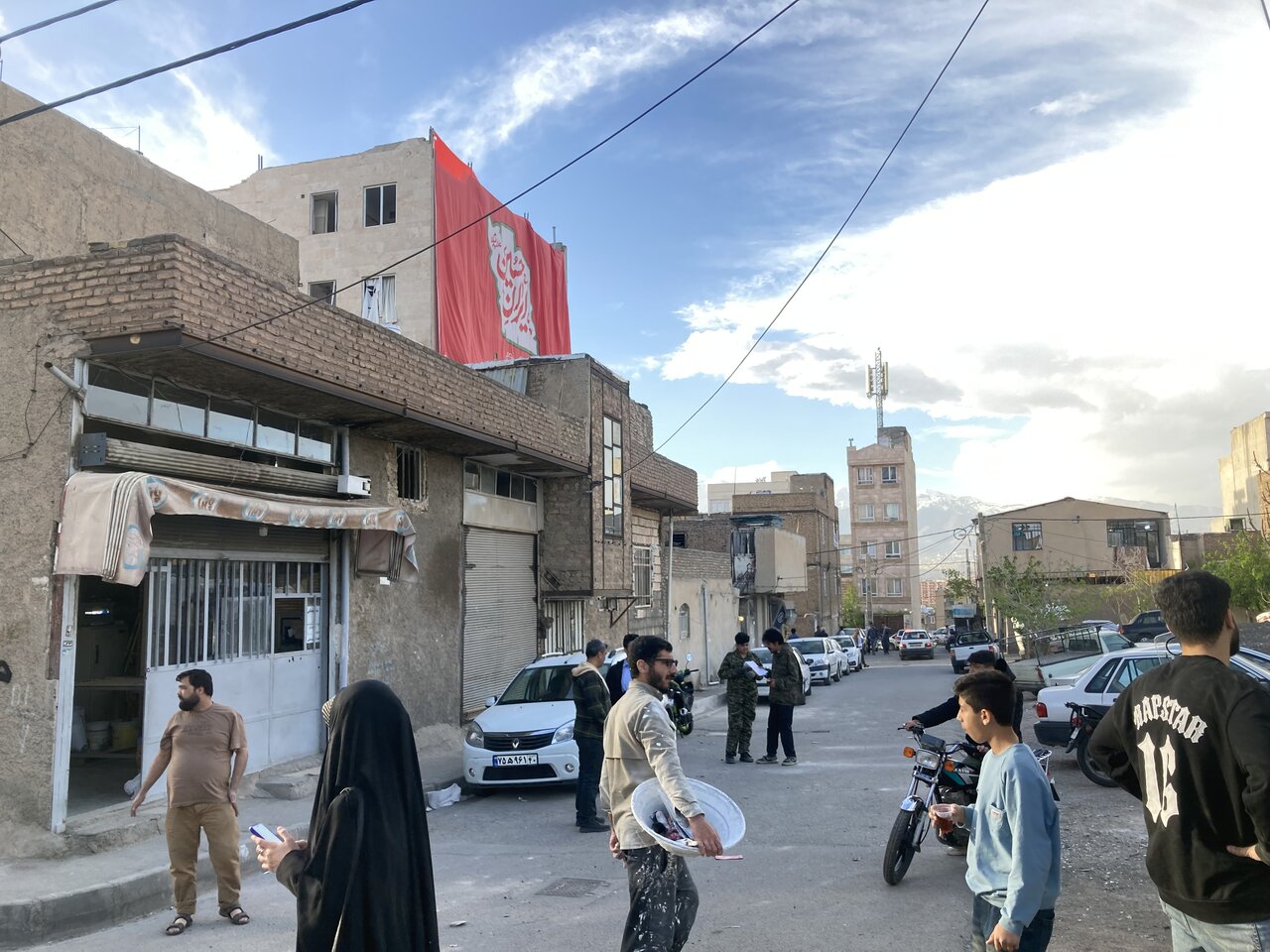برش نور در کارگاه شیشهبری جهادگران | اینجا همه کارها برای وطن و رایگان است