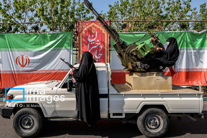 راهپیمایی بزرگ دختران جانفدای ایران