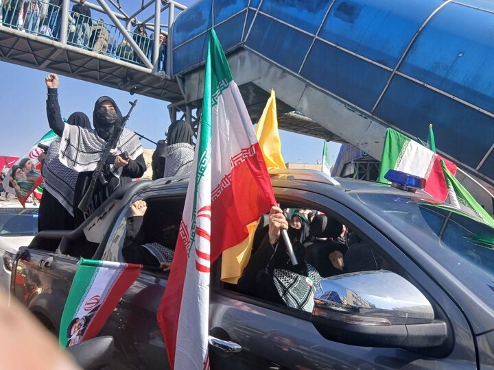 راهپیمایی بزرگ دختران جانفدای ایران