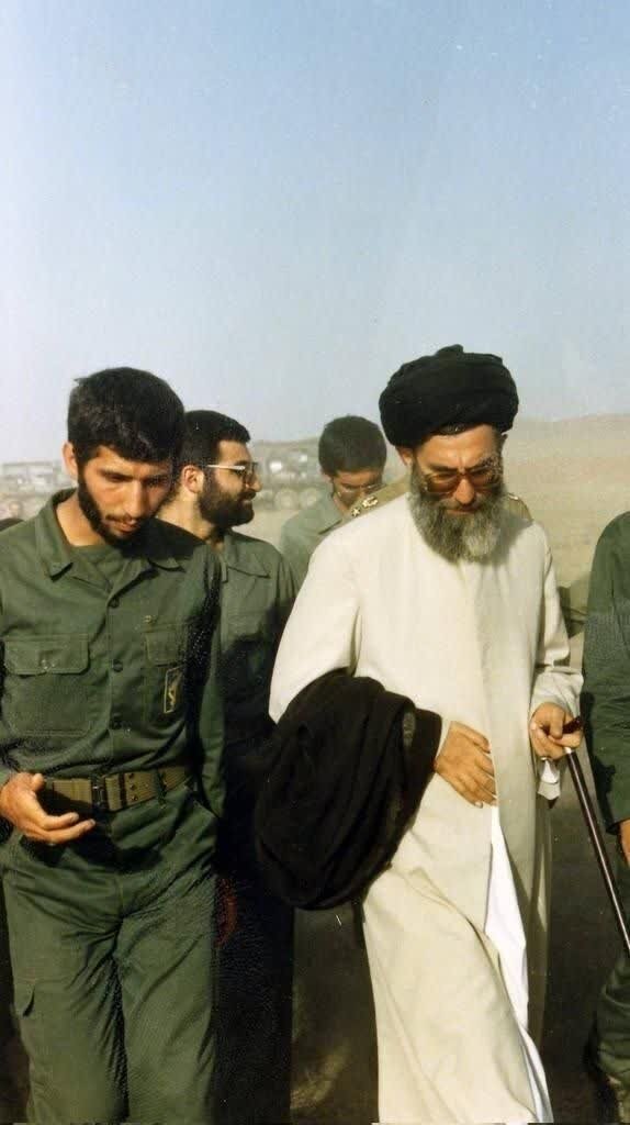 عکس دیده نشده از فرمانده هوافضای سپاه و رهبر شهید انقلاب