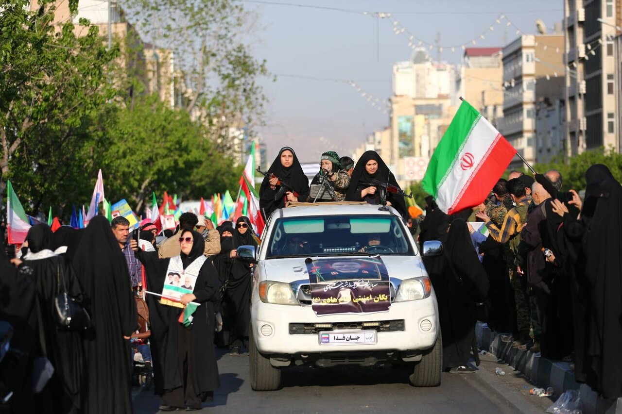 از پویش میلیونی تا بیعت خیابانی؛ روایت دختران جانفدا در قلب تهران