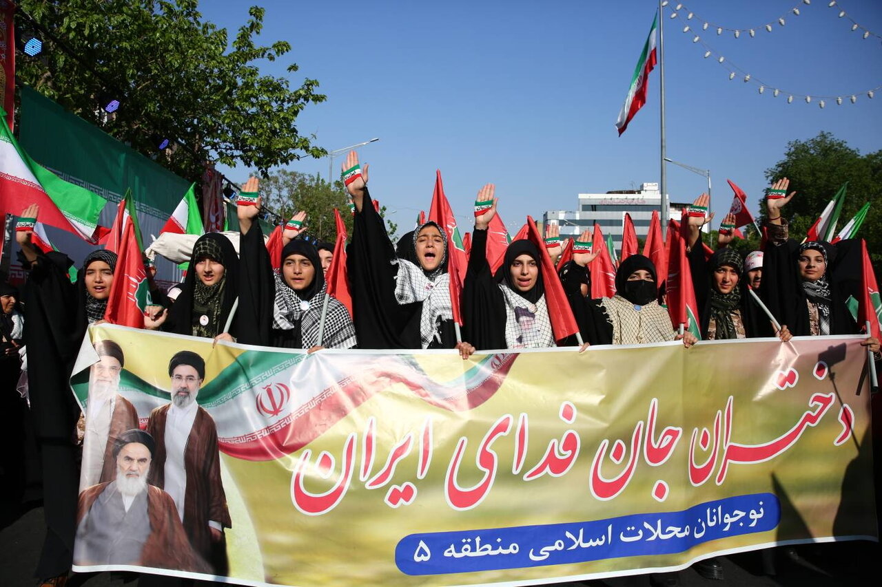 از پویش میلیونی تا بیعت خیابانی؛ روایت دختران جانفدا در قلب تهران