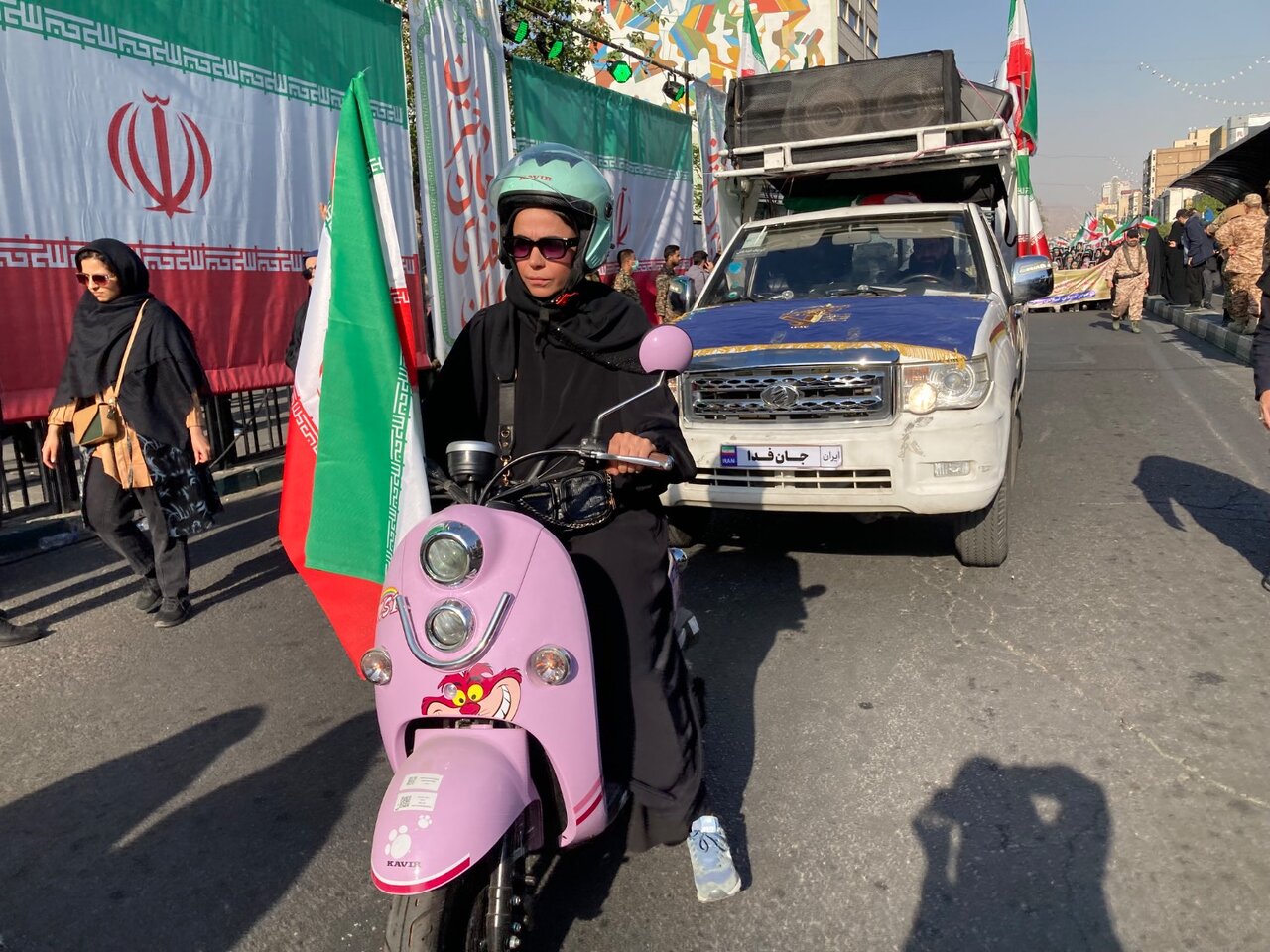 دختران خوش غیرت ایران | از جیپ صورتی تا موتور صورتی