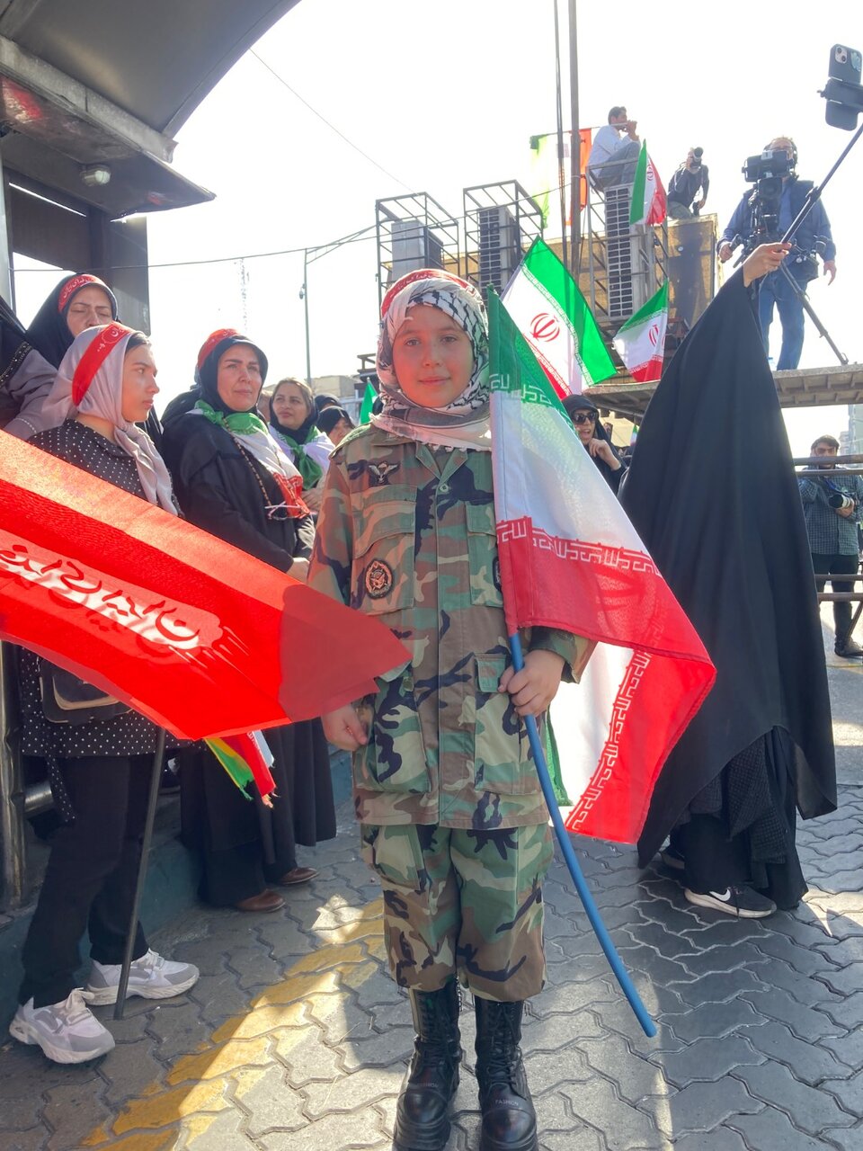 دختران خوش غیرت ایران | از جیپ صورتی تا موتور صورتی