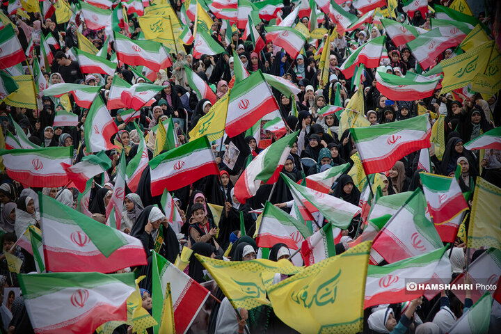 اجتماع دختران آرمانی در میدان امام حسین