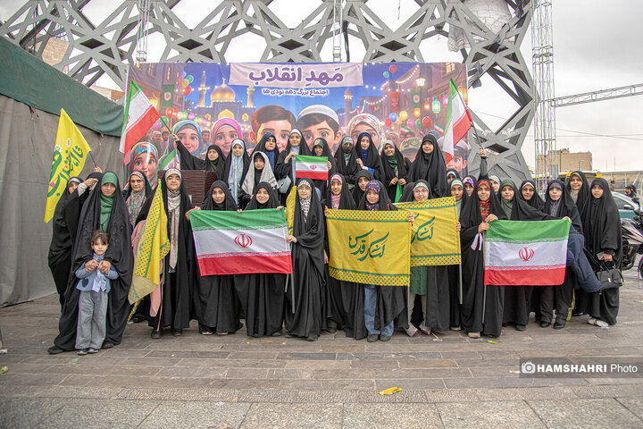 اجتماع دختران آرمانی در میدان امام حسین