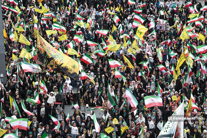 اجتماع دختران آرمانی در میدان امام حسین
