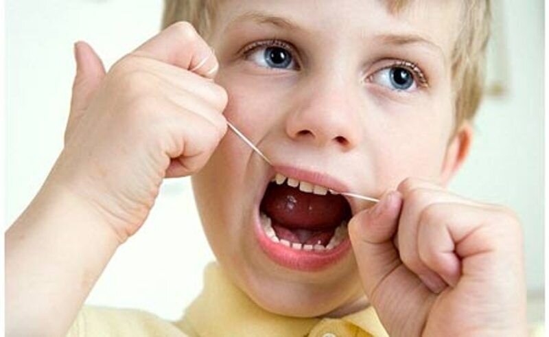 روش صحیح استفاده از نخ دندان + آموزش تصویری