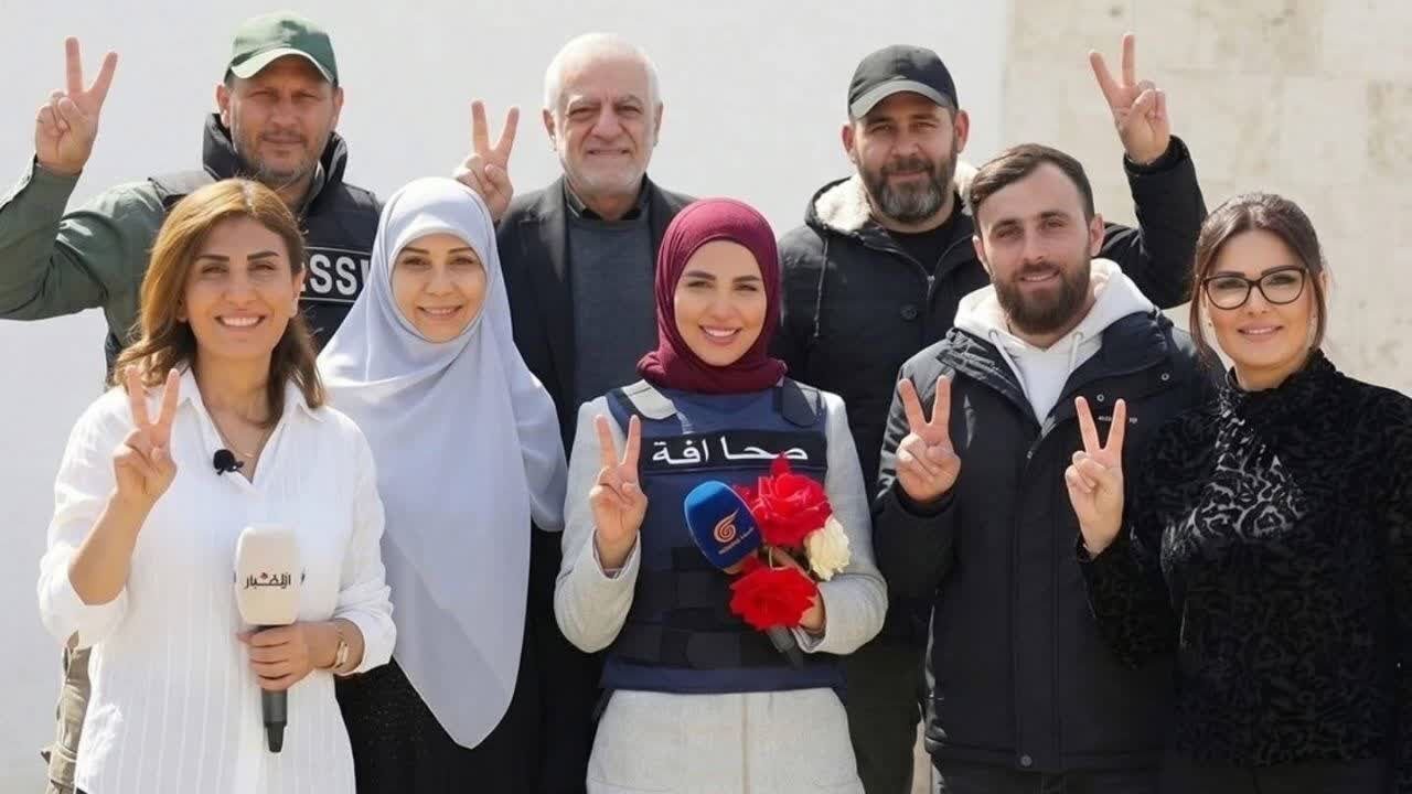 تمام خبرنگاران حاضر در این عکس به شهادت رسیدهاند
