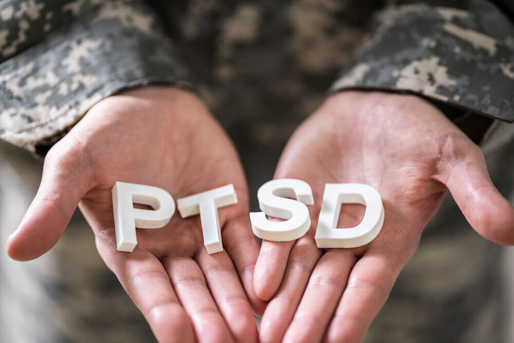 اضطراب جنگ با روان انسان چه می‌کند؟؛ علائم و راه‌های درمان PTSD