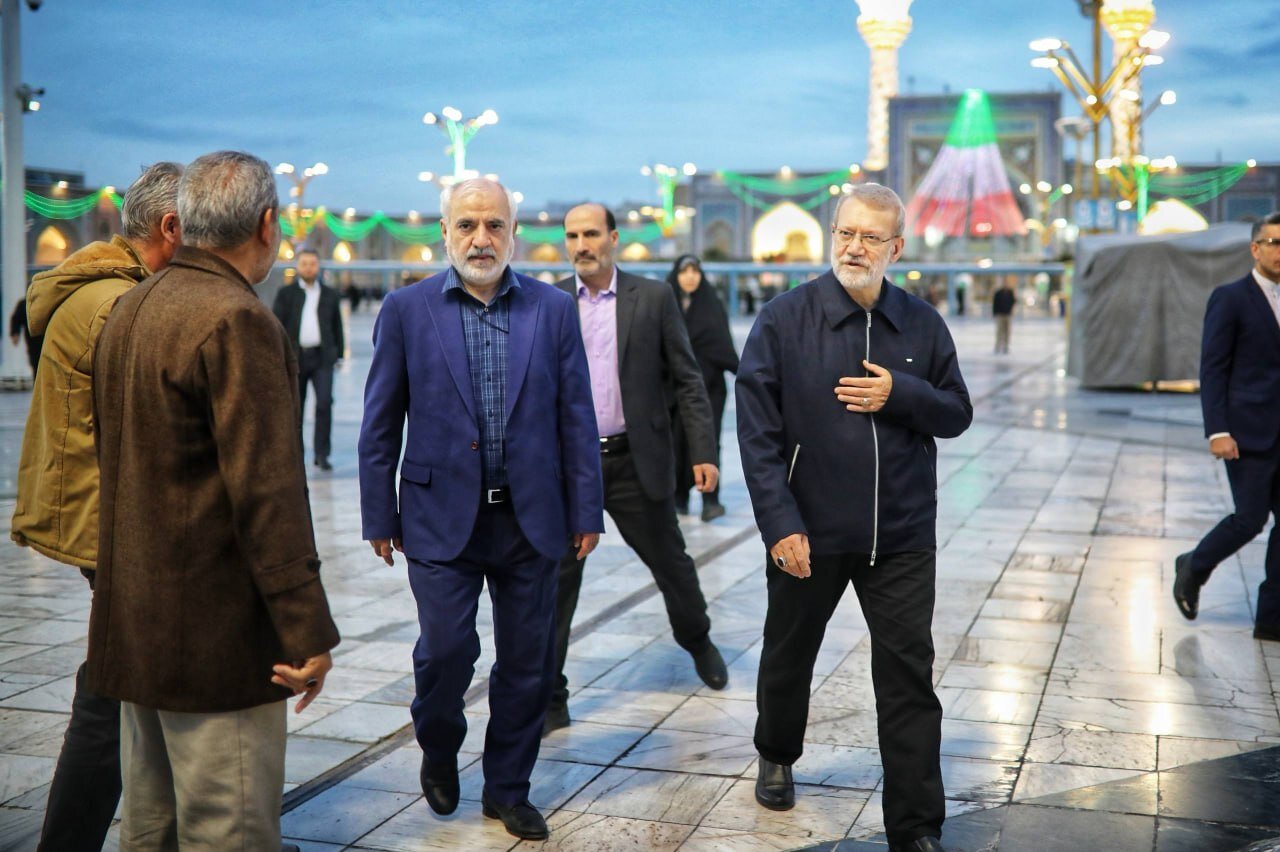 تصاویری از آخرین زیارت شهید علی لاریجانی در حرم مطهر رضوی
