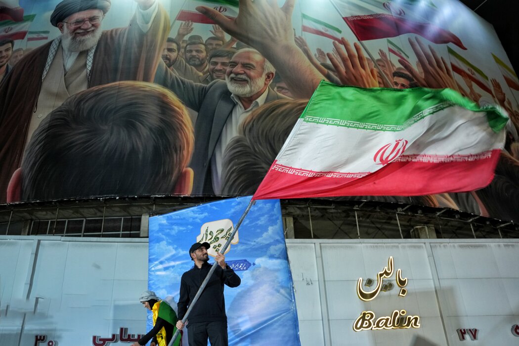 بازیکنان تیم ملی فوتبال در میدان ولیعصر