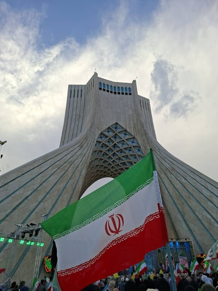 اجتماع امامرضاییها در تهران آغاز شد؛ تجدید بیعت مردم با رهبر انقلاب