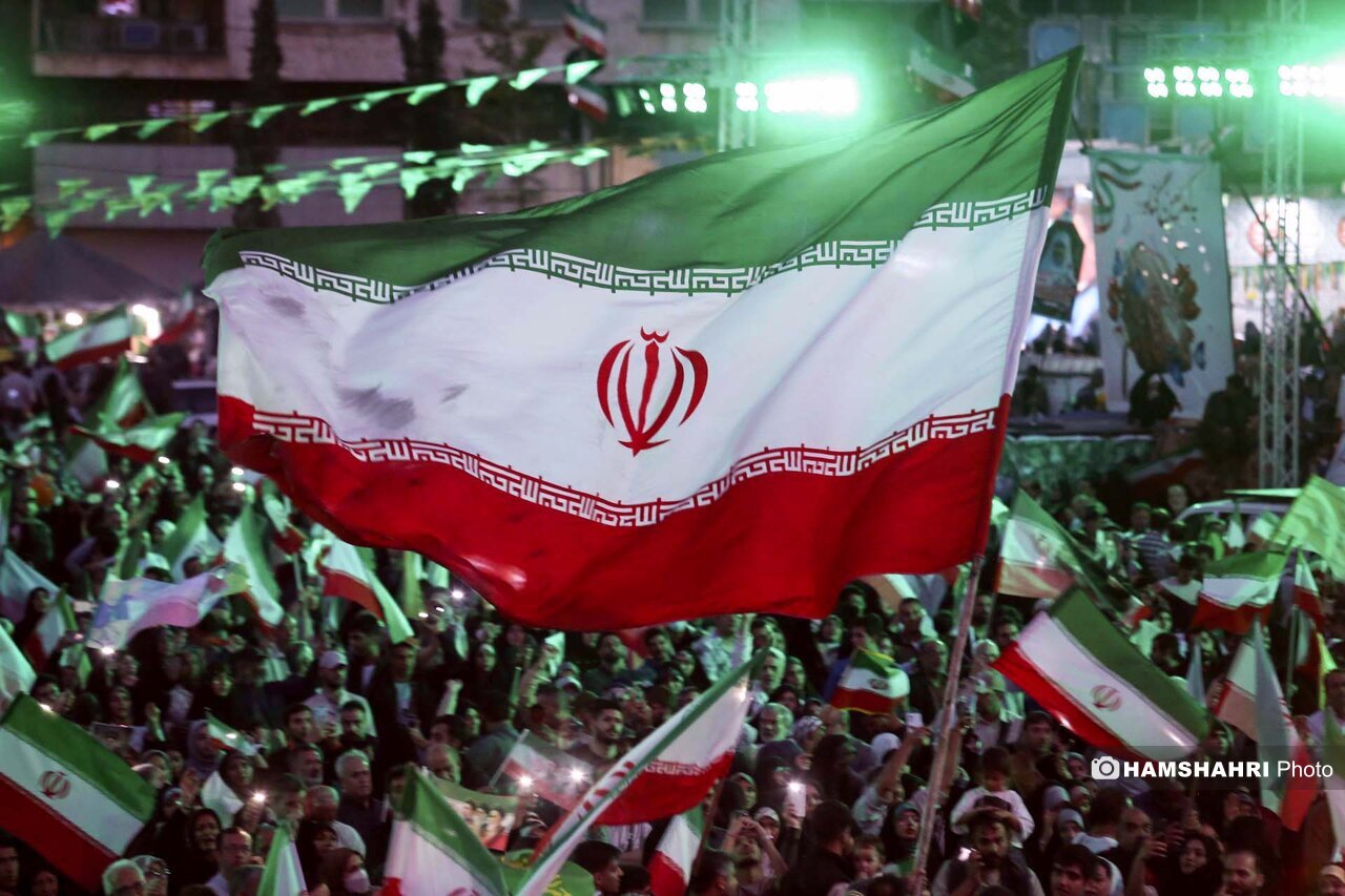 روایت همشهری از حال و هوای تهران در مسیر ۱۰ کیلومتری اجتماع بزرگ امامرضاییها
