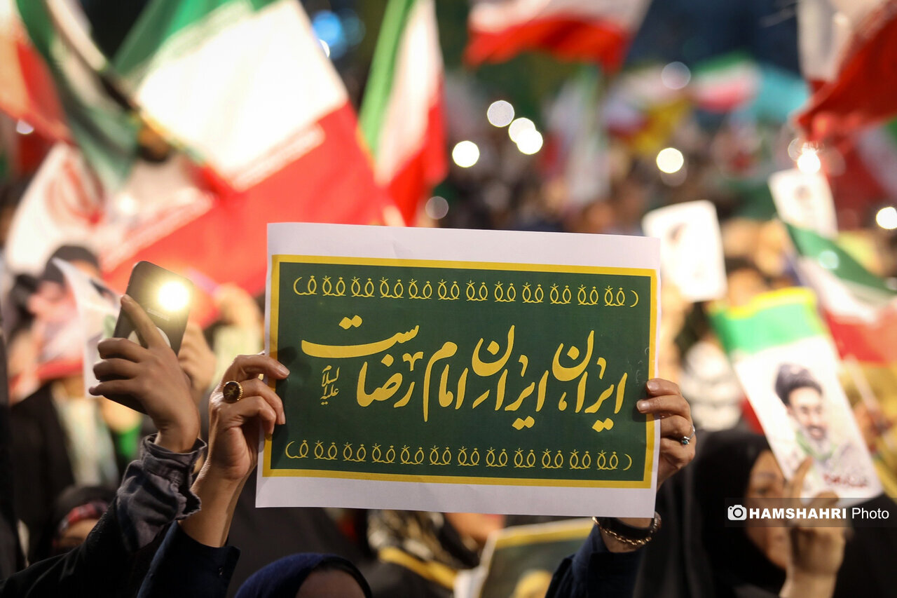 روایت همشهری از حال و هوای تهران در مسیر ۱۰ کیلومتری اجتماع بزرگ امامرضاییها
