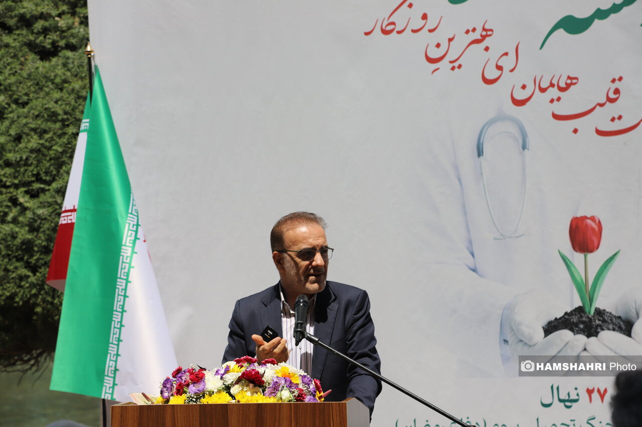 روایت سبز از فداکاری؛ یادمان ۲۷ شهید سپیدپوش با کاشت ۲۷ نهال در بوستان لاله