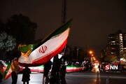 قراری که اکباتانی‌ها برای برافراشتن شبانه‌روزی پرچم ایران گذاشتند؛ ببینید