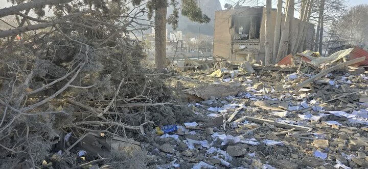 جزئیات خسارت میراث فرهنگی در لرستان در جنگ تحمیلی سوم + تصاویر قبل و بعد | آسیب به بناهای تاریخی در قلعه فلک‌الافلاک