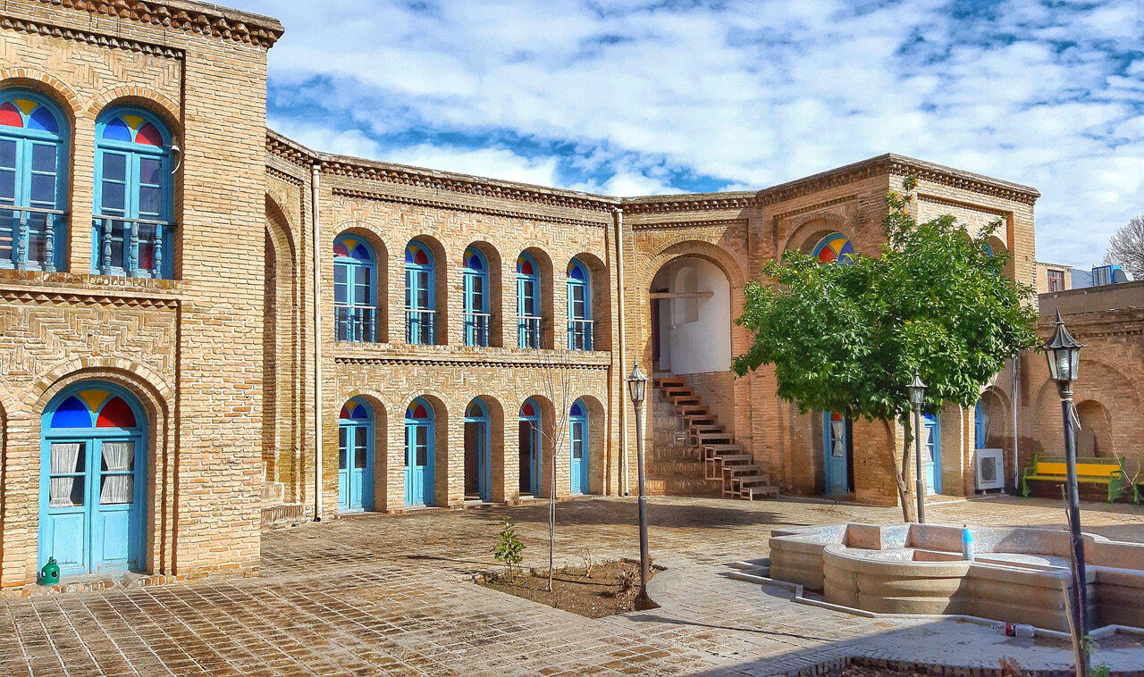 جزئیات خسارت میراث فرهنگی در لرستان در جنگ تحمیلی سوم + تصاویر قبل و بعد | آسیب به بناهای تاریخی در قلعه فلک‌الافلاک