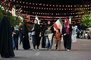 تجمع شبانه مردمی در میدان انقلاب