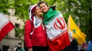 تیپ و ژست جالب توجه دختران حامی ایران + تصاویر