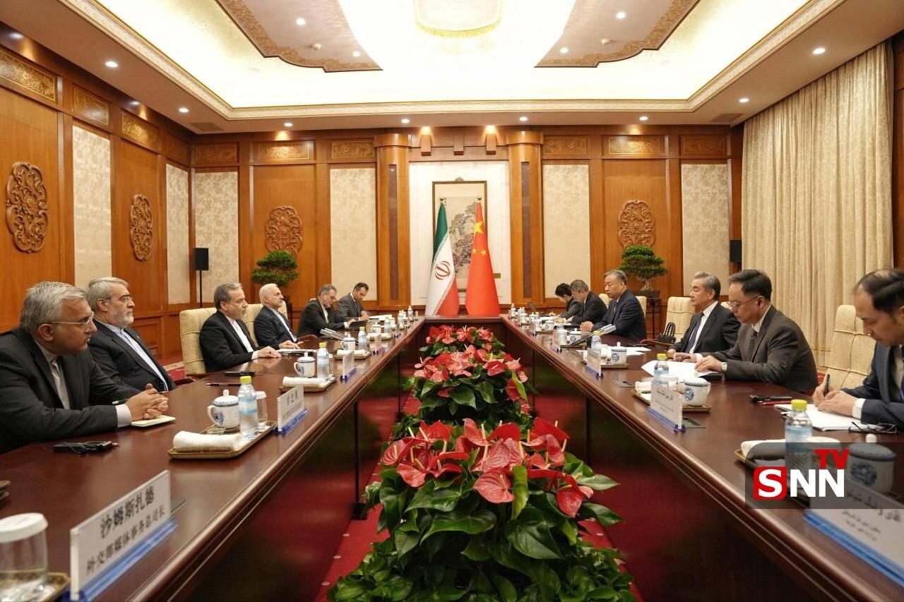 تصاویری از دیدار عراقچی با وانگ یی در پکن