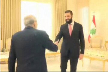 لحظه استقبال گرم جولانی  از نواف سلام در قصر | ویدئو