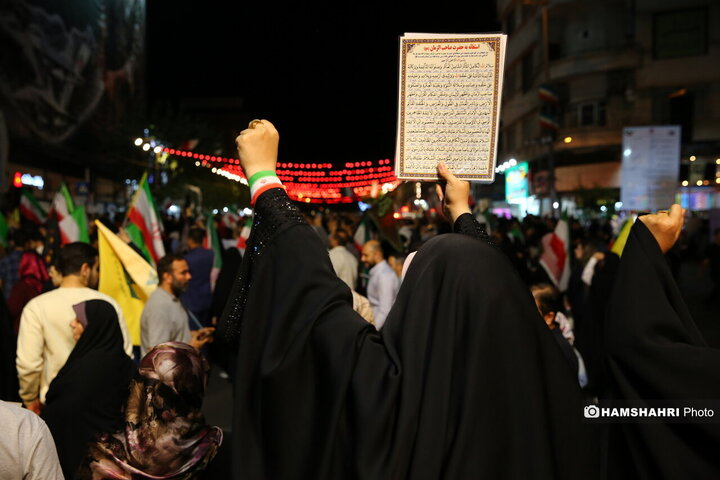 تجمع شبانه مردمی در میدان انقلاب