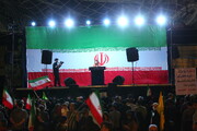 نمایی تازه از واکنش مردم در میدان انقلاب هنگام اعلام خبر حمله موشکی ایران به  اسرائیل |‌ ببینید