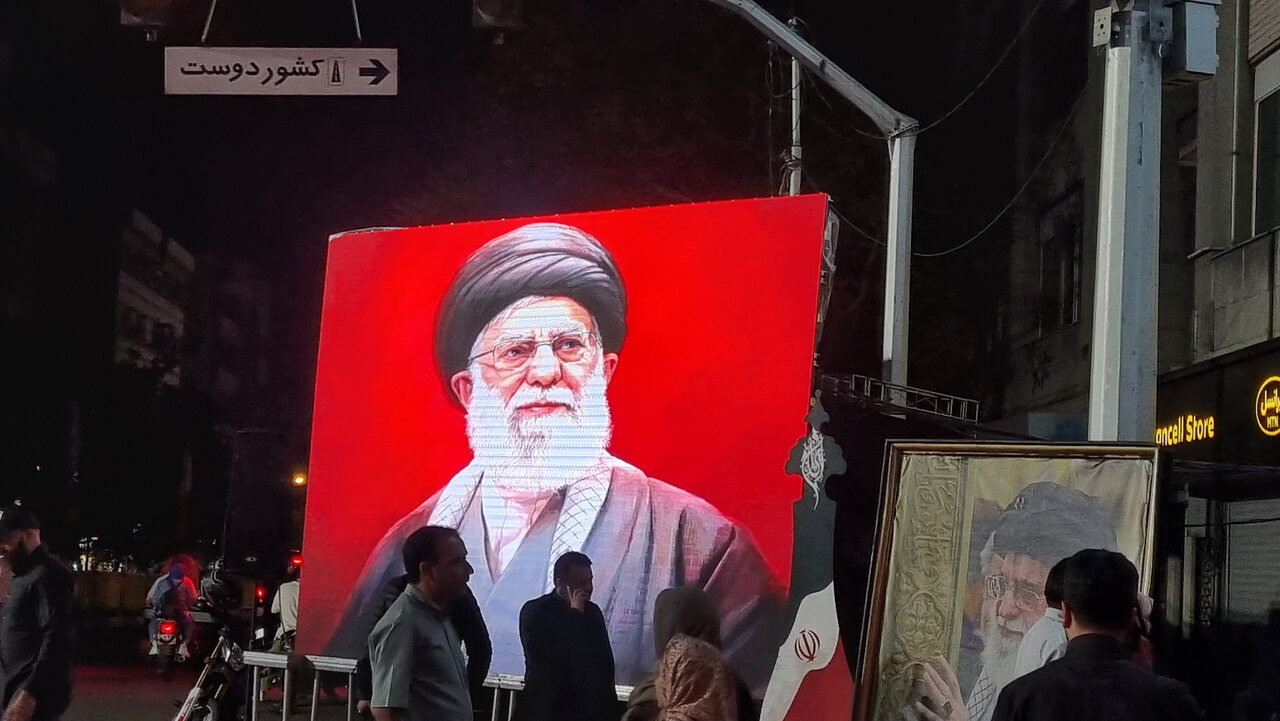 در حال‌وهوای «کشوردوست»ترین ایرانی | درباره حال‌وهوای خیابانی که این روزها شاهد حضور پرشور مردم است