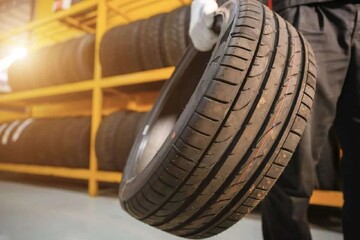 لاستیک پهن یا لاستیک باریک؛ کدام انتخاب بهتر و ایمن‌تری برای خودرو است؟