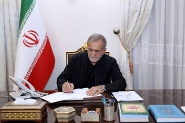 پزشکیان: فردوسی، میان پهلوانان ملی و دینی ایران پیوندی ماندگار کرد