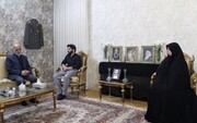حضور فرمانده قرارگاه مرکزی خاتم الانبیا(ص) در منزل سپهبد شهید موسوی + ویدئو | ابلاغ سلام رهبر انقلاب به خانواده شهید