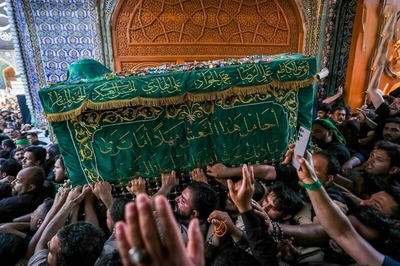 همشهری آنلاین &#۸۲۱۱; تشییع نمادین جوان ترین امام در کاظمین