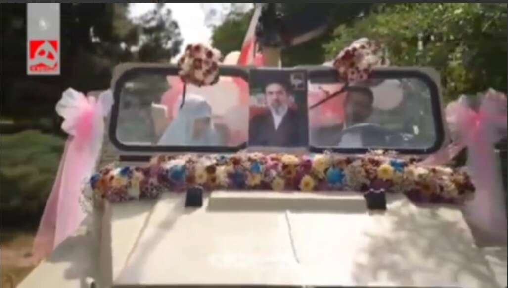 تصاویری از خودرو نظامی گل زده برای مراسم جشن «زوج‌های جان‌فدا» + جزئیات برگزاری مراسم