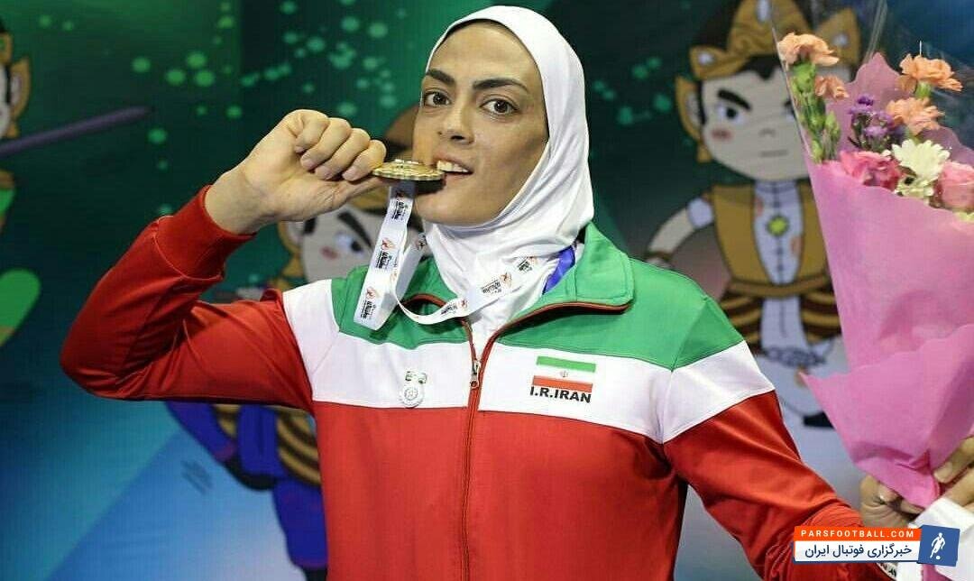 قهرمان ووشو در جمع تجمع شبانه مردم: پرچم باید بالا باشد! + ببینید
