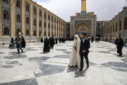 نه تالار، نه جشن‌های آنچنانی! جوان‌هایی که زندگی مشترکشان را پای پنجرهٔ فولاد آغاز کردند | تصاویر