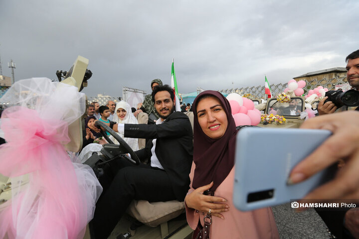 مراسم جشن پیوند ۱۱۰ زوج جان فدا در میدان آیینی امام حسین (ع)