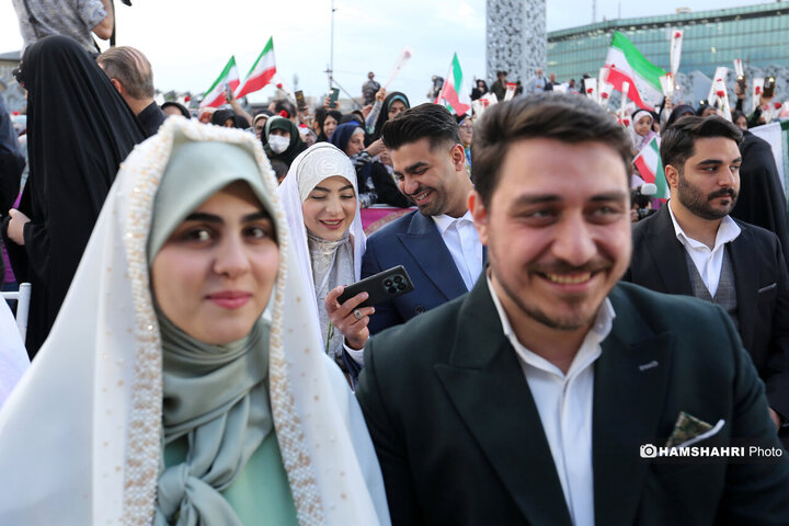 مراسم جشن پیوند ۱۱۰ زوج جان فدا در میدان آیینی امام حسین (ع)
