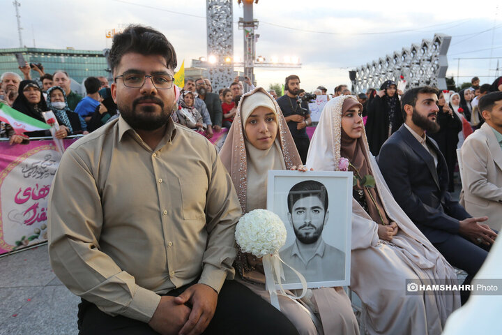 مراسم جشن پیوند ۱۱۰ زوج جان فدا در میدان آیینی امام حسین (ع)