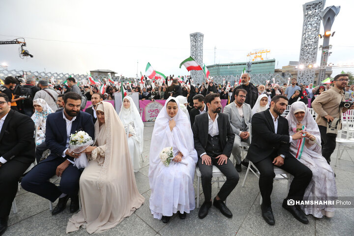 مراسم جشن پیوند ۱۱۰ زوج جان فدا در میدان آیینی امام حسین (ع)