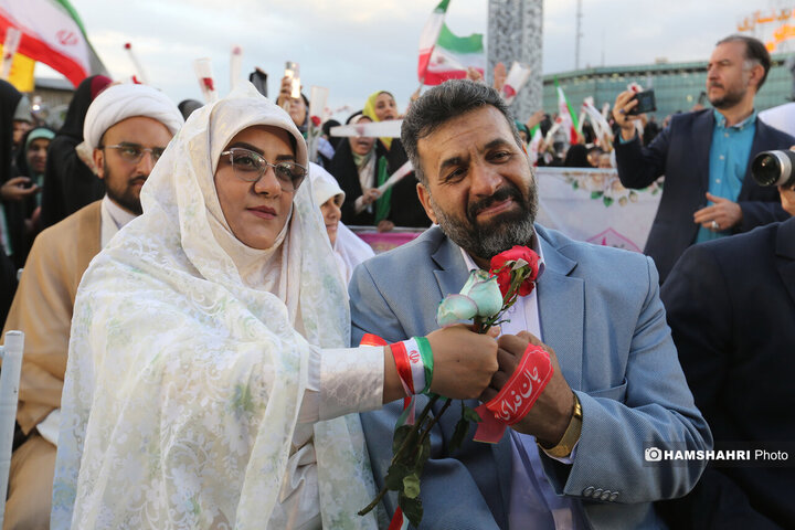 مراسم جشن پیوند ۱۱۰ زوج جان فدا در میدان آیینی امام حسین (ع)