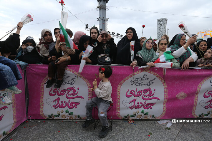 مراسم جشن پیوند ۱۱۰ زوج جان فدا در میدان آیینی امام حسین (ع)