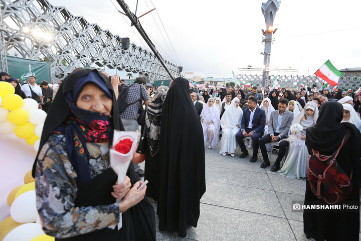 مراسم جشن پیوند ۱۱۰ زوج جان فدا در میدان آیینی امام حسین (ع)